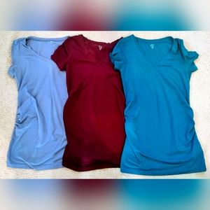 Love by GAP Maternity XS V-Neck tshirt  3 apck
